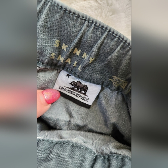 PacSun jogger with zipper and snap detail at the ankle - Picture 4 of 15